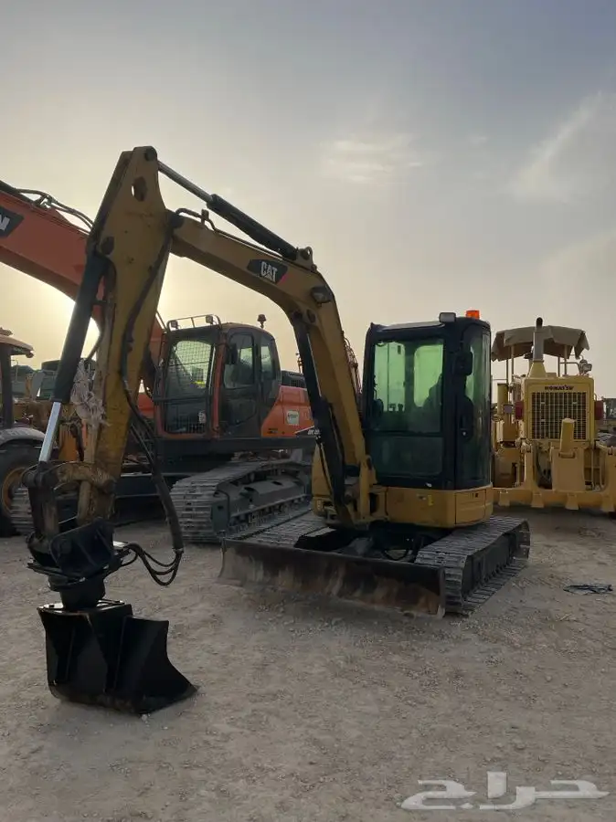 بكلينات صغيرة مع الدقاق و بوبكاتات جنزير للايجار 9