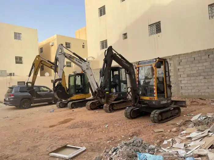 بكلينات صغيرة مع الدقاق و بوبكاتات جنزير للايجار 1