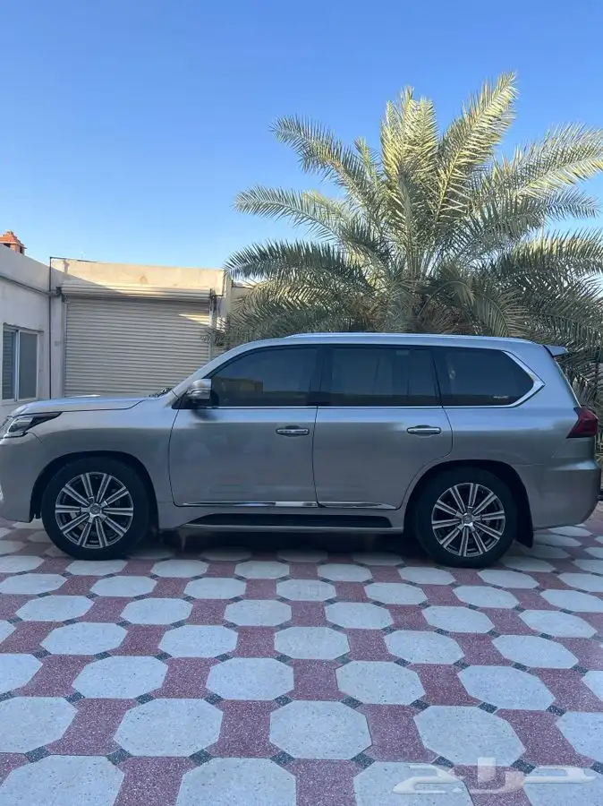 للبيع لكزس 2017 LX - 570 سعودي فل كامل (( تم البيييع )) 1