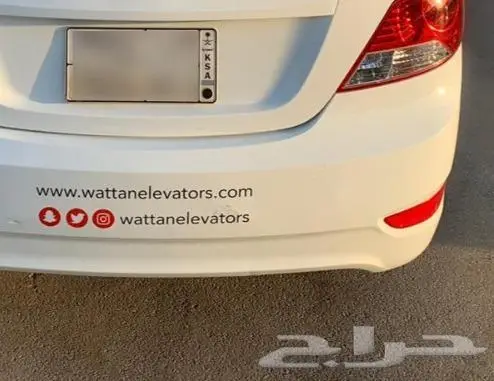 ستيكر سيارات تقنية uv الحديثة احترافية طباعة ملون حسب شعارك 8