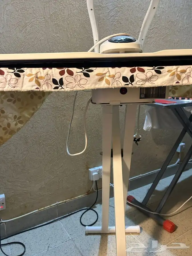 1  كاوية كبس كولين. 2  كنسول مدخل فخم مع معلاق عبايات 4