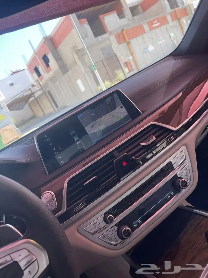 بي ام دبليو للبيع نظافه و ممشى قليل يعتبر مخزن 8