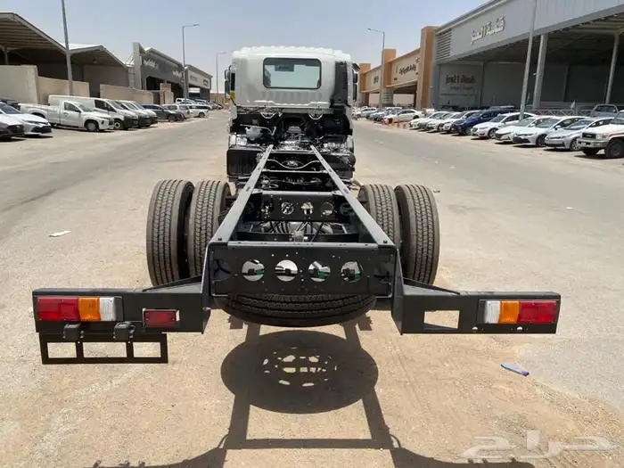 شاحنه 13طن ايسزوز 2025 3