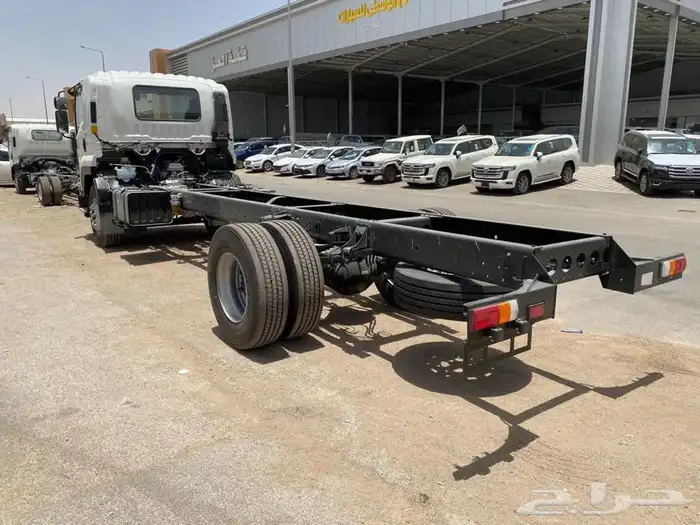 شاحنه 13طن ايسزوز 2025 4