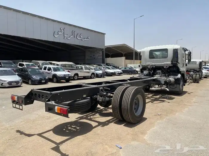 شاحنه 13طن ايسزوز 2025 5