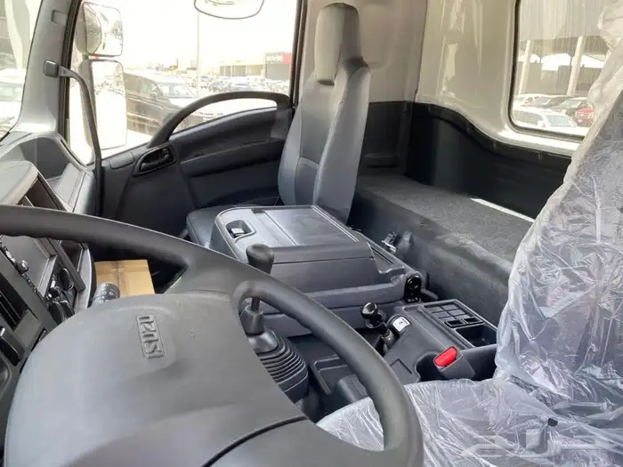 شاحنه 13طن ايسزوز 2025 10