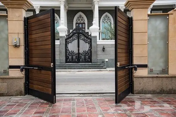 تصنيع بوابات حديد سلايدينج وتركيبها مع الفتح الاتوماتيك 3