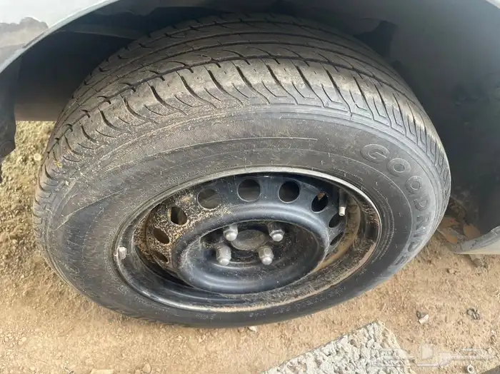 يتوفر لدينا قطع غيار كورلا 2005 18