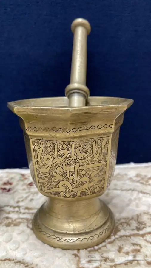 نجر مضلع قديم منقوش حجم صغير من النوادر 0