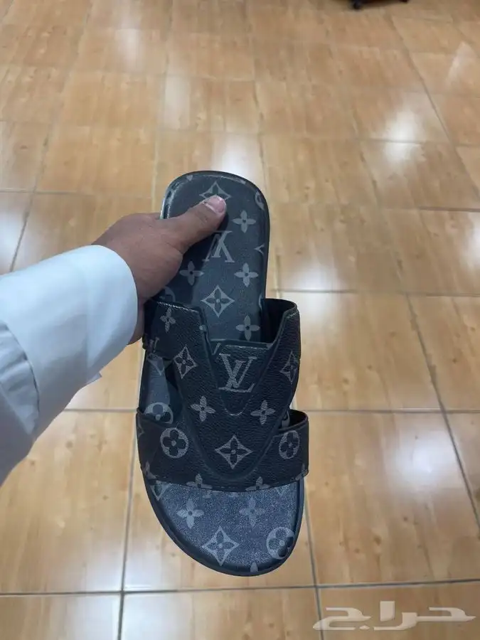 سليبرات لويس فيتون  فندي  هيرمز سلايد 10