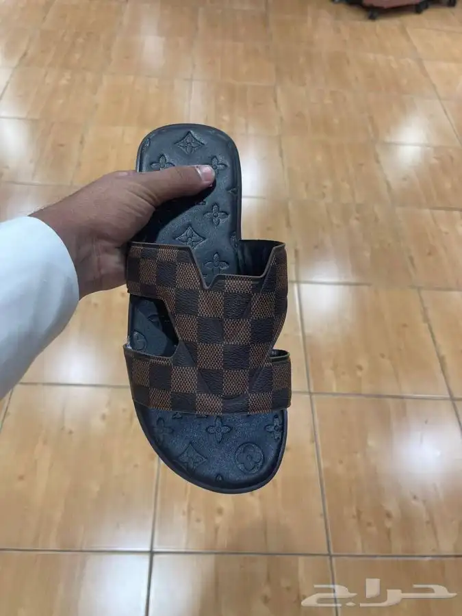 سليبرات لويس فيتون  فندي  هيرمز سلايد 13