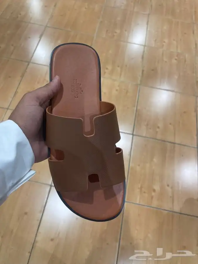 سليبرات لويس فيتون  فندي  هيرمز سلايد 38