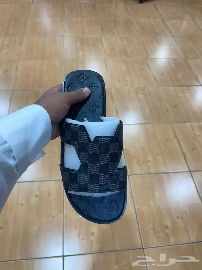 سليبرات لويس فيتون  فندي  هيرمز سلايد 8