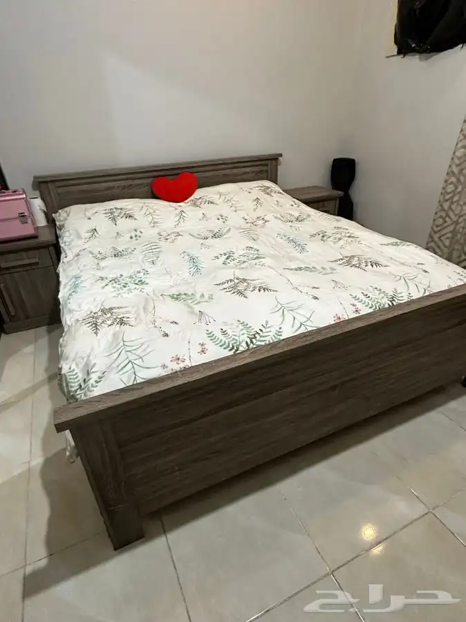 للبيع غرفة نوم هوم سنتر بحالة ممتازه 0