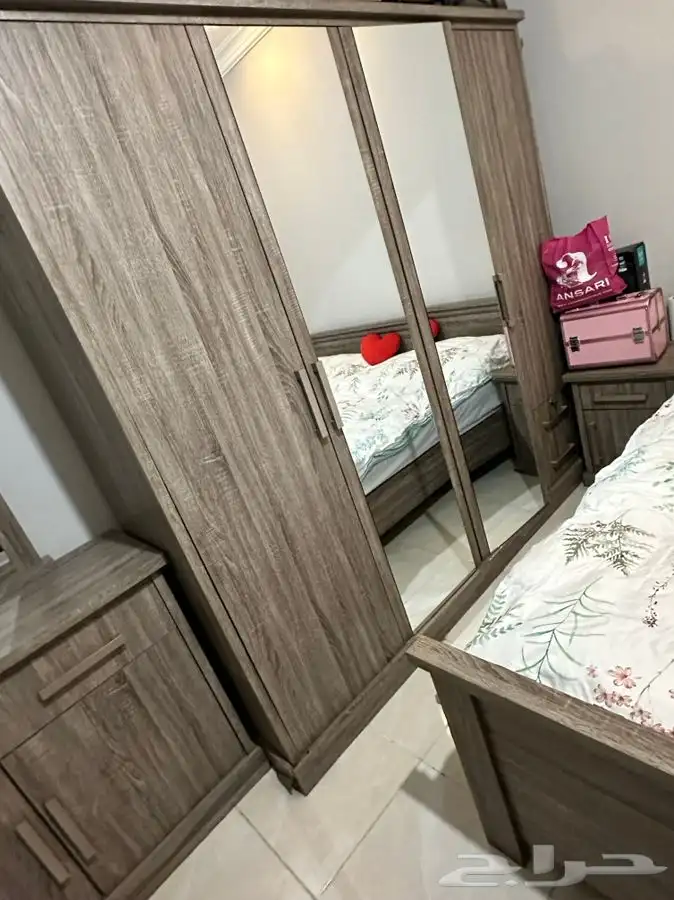 للبيع غرفة نوم هوم سنتر بحالة ممتازه 2
