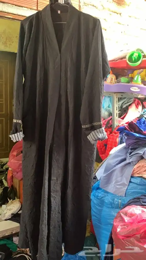 عبايات مستعملة تشكيلة كبيرة 40