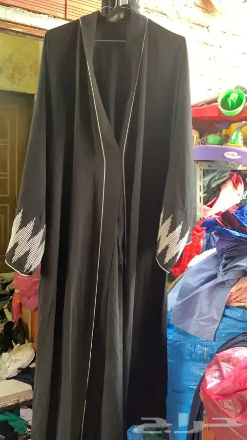 عبايات مستعملة تشكيلة كبيرة 50