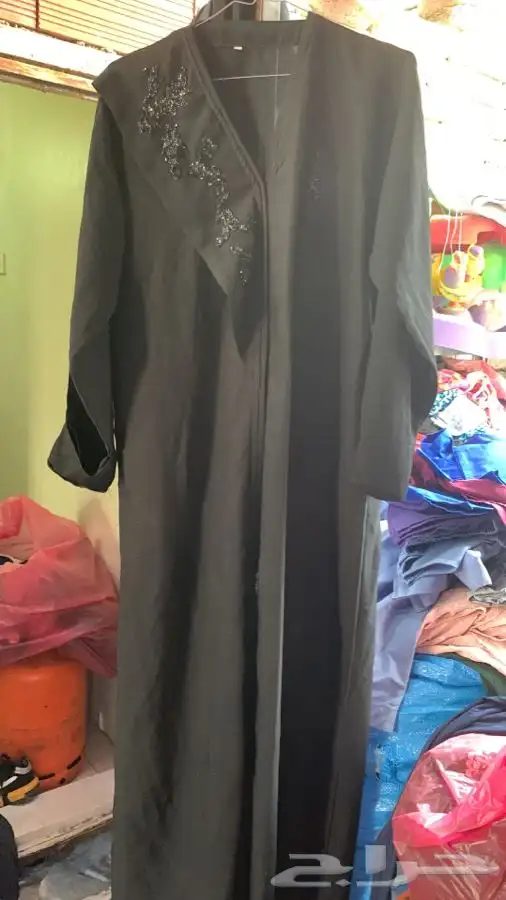عبايات مستعملة تشكيلة كبيرة 86