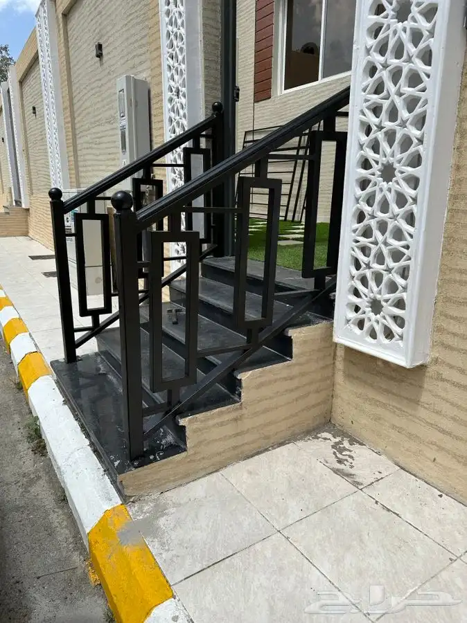 حداد سواتر مضلات pvc لكسان ابواب هناجر قرميد ساندوتش بنل 12