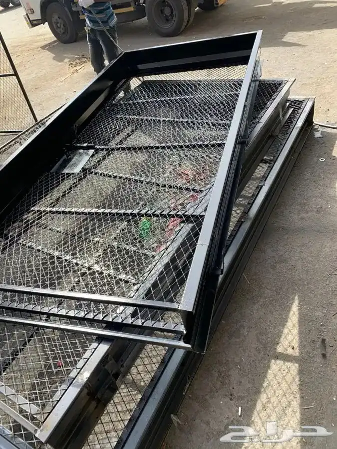 حداد سواتر مضلات pvc لكسان ابواب هناجر قرميد ساندوتش بنل 18