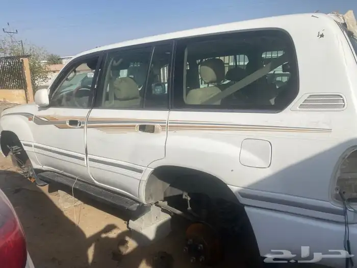 يتوفر لدينا جميع قطع غيار صالون 4