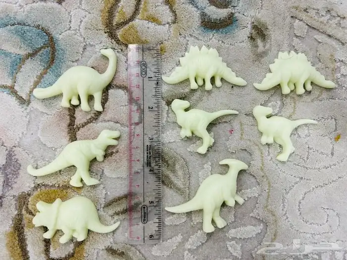 ديناصورات بلاستيك وهياكل عظمية خشبية وبلاستيكية للبيع 22