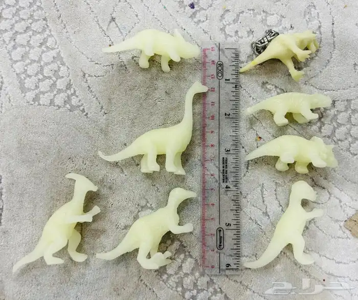 ديناصورات بلاستيك وهياكل عظمية خشبية وبلاستيكية للبيع 24