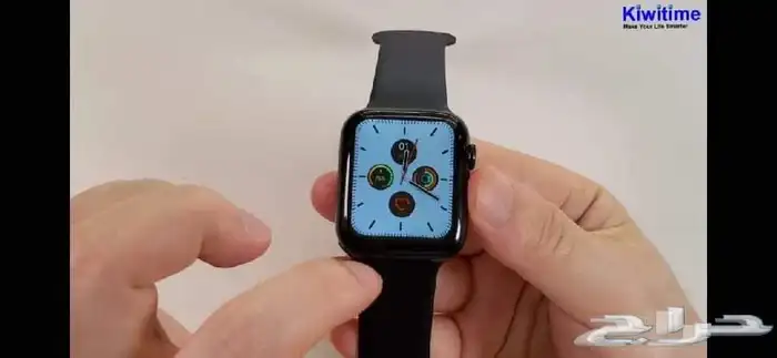 ساعه شبيه ابل اصدار 6 لون اسود او ازرق شامل التوصيل 130 5