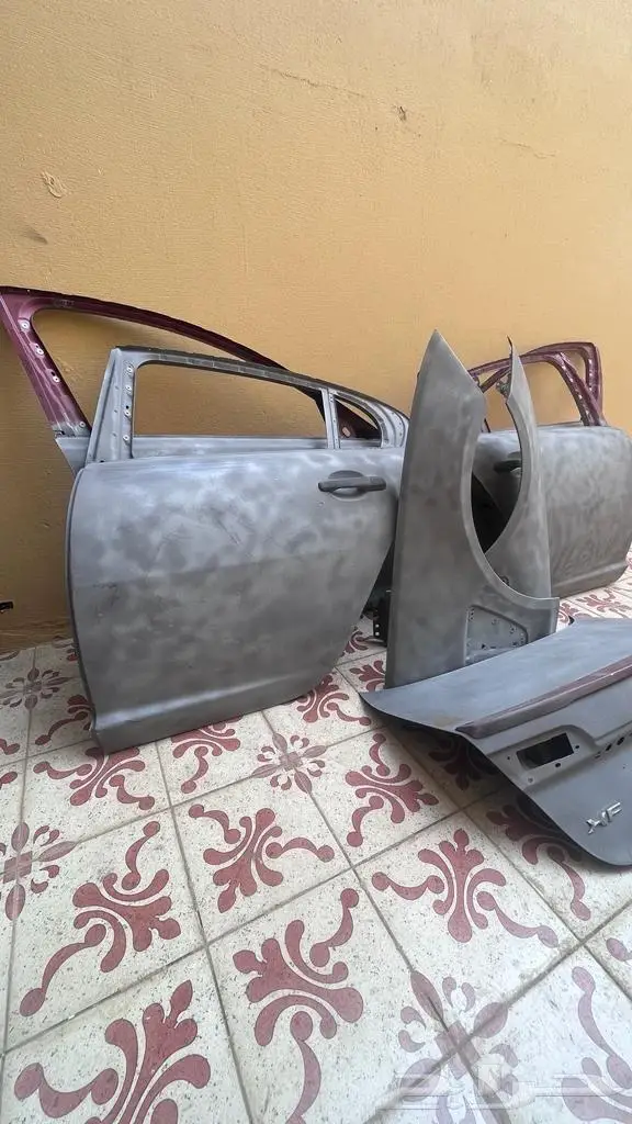 جاكوار XF من 2009 إلى 2015 4