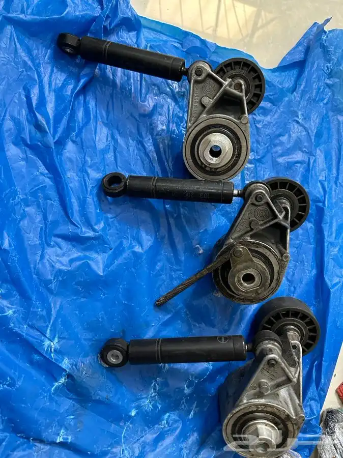 قطع غيار مرسيدس 560 300 260 500 280 w126 من موديل 1980-1991 17