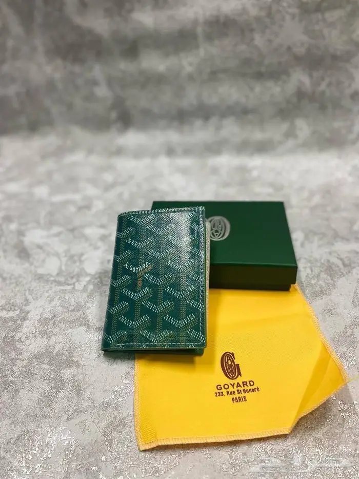 شنط ومحافظ رجاليه ماركات متعددة 30