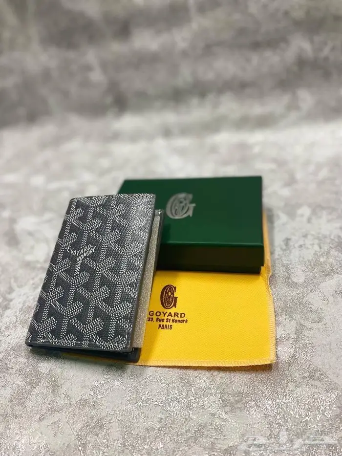 شنط ومحافظ رجاليه ماركات متعددة 31