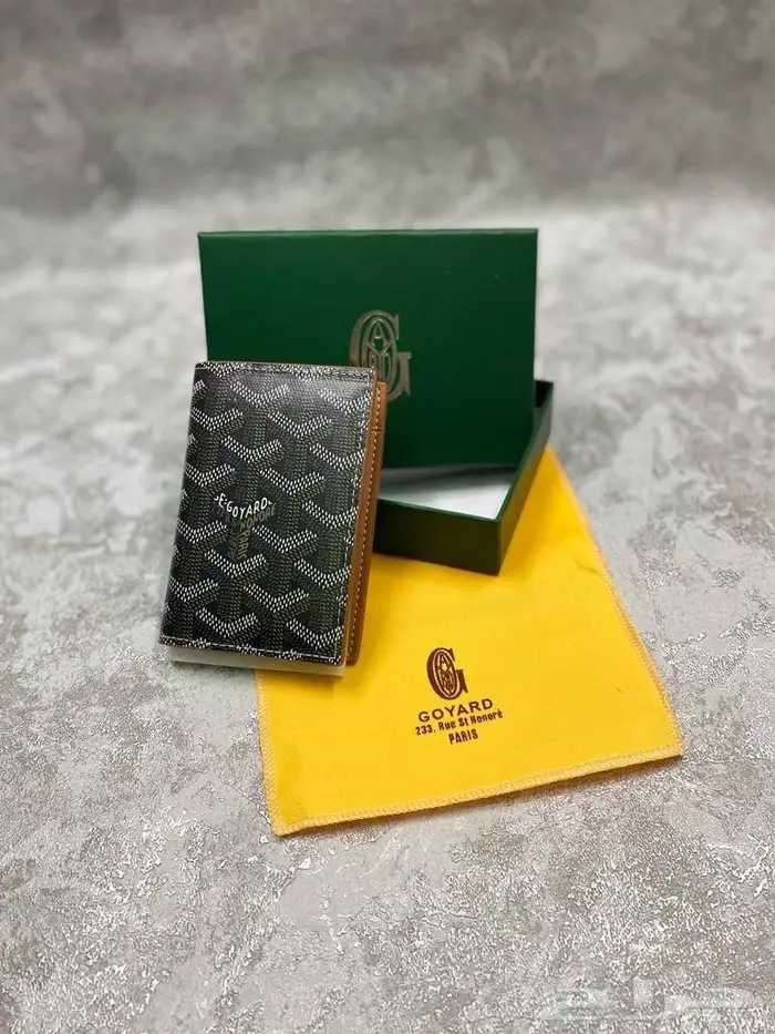 شنط ومحافظ رجاليه ماركات متعددة 24