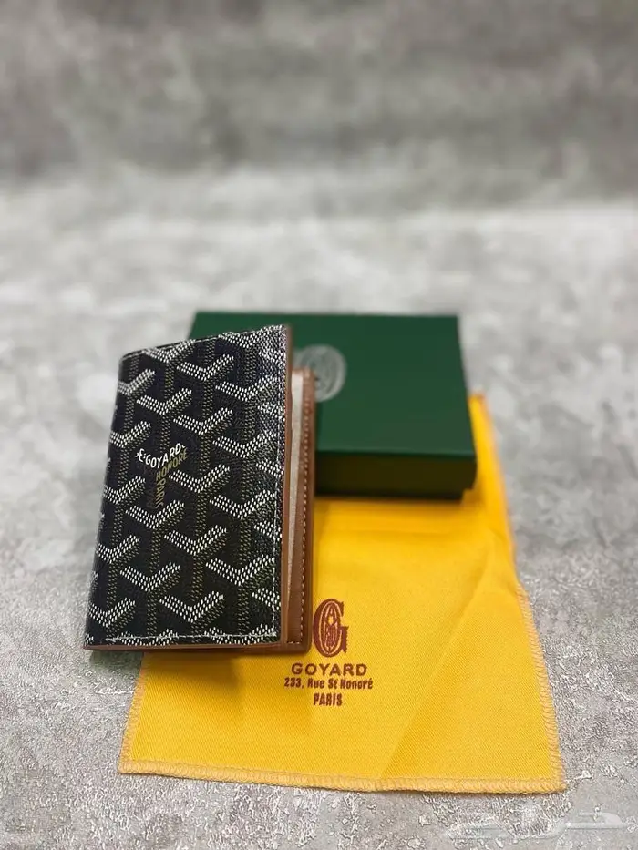 شنط ومحافظ رجاليه ماركات متعددة 25