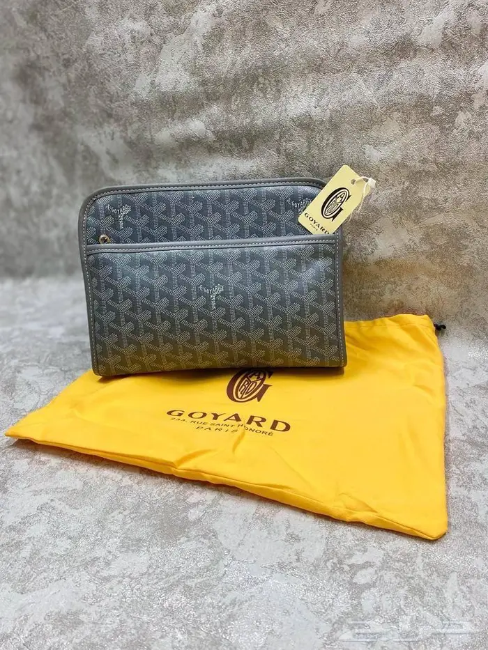 شنط ومحافظ رجاليه ماركات متعددة 36