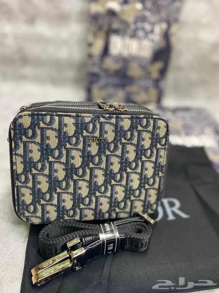 شنط ومحافظ رجاليه ماركات متعددة 76