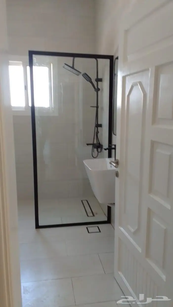 مرايا زجاج والمانويم ابواب قزاز ومروش مرايا حمامات 2