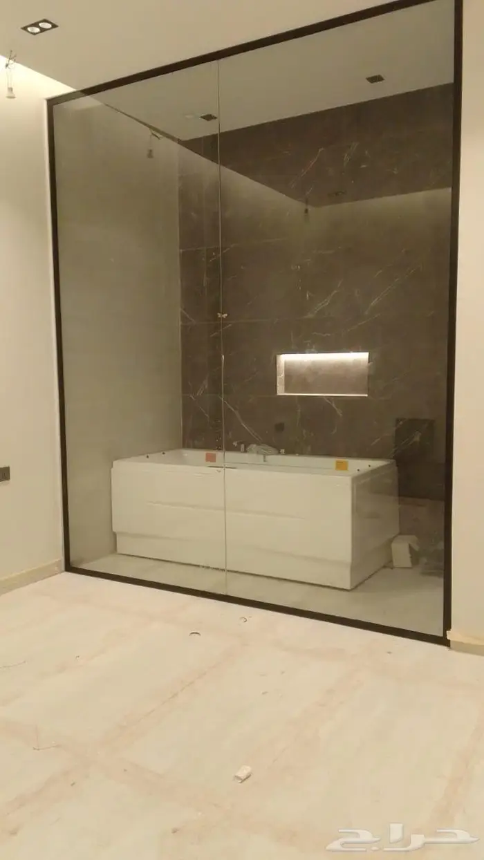 مرايا زجاج والمانويم ابواب قزاز ومروش مرايا حمامات 4