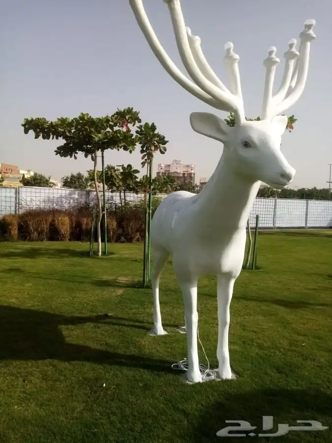 مصمم ديكورات فنيه 12