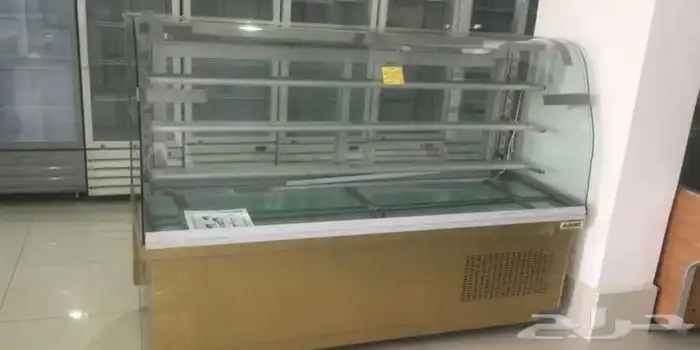 يوجد لدينا ثلاجات عرض حلويات الفرات باكثر من مقاس 0