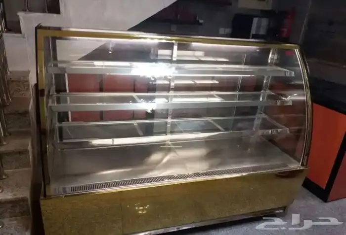 يوجد لدينا ثلاجات عرض حلويات الفرات باكثر من مقاس 3