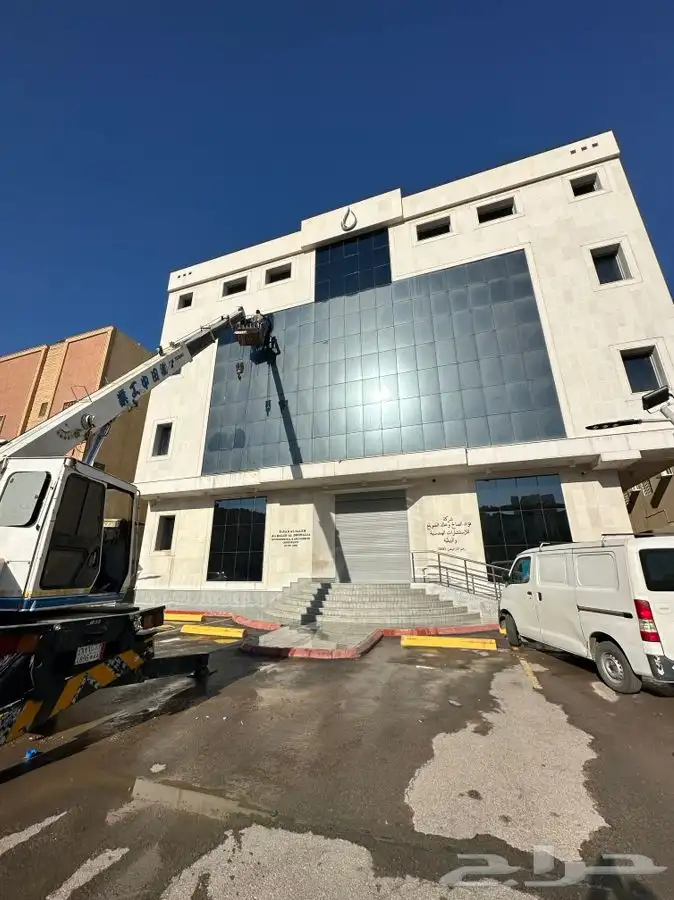 تنظيف الواجهات الزجاجية والكلادنج 4
