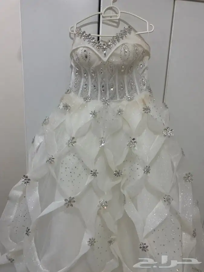 فستان عرس زواج ومسكه للبيع 0