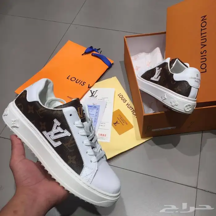 لويس فيتون 12