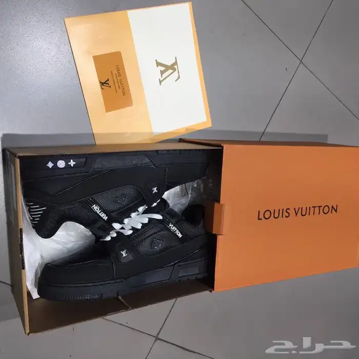 لويس فيتون 16