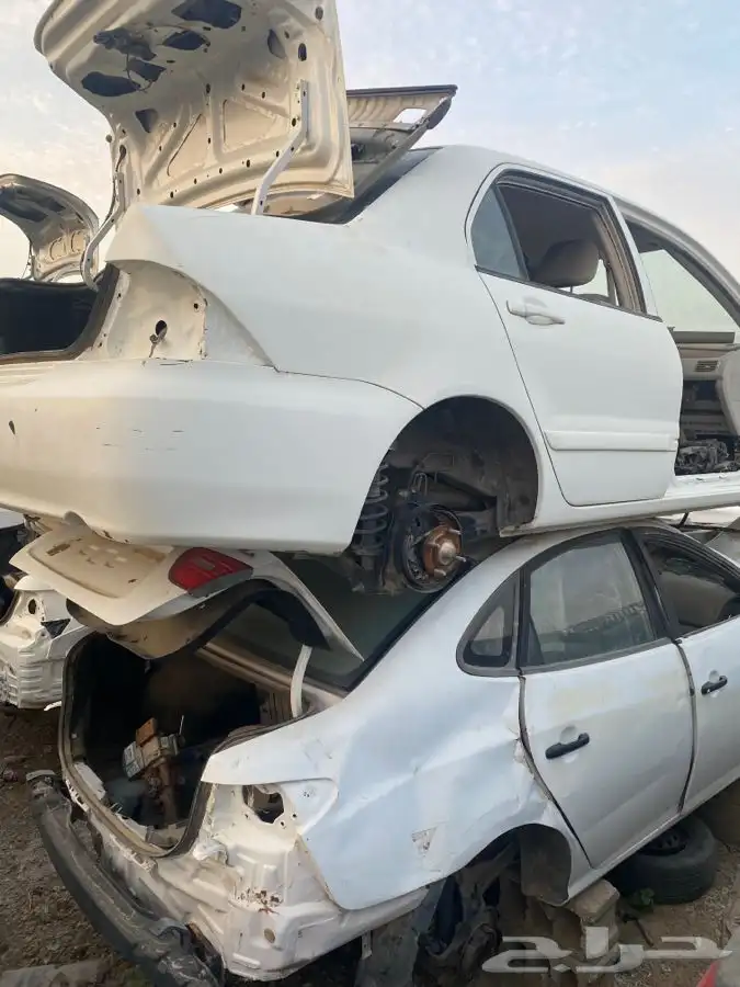 يتوفر لدينا جميع قطع غيار مستوبيشي لانسر 1