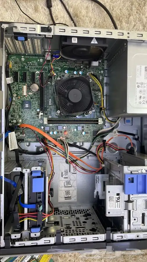 كمبيوتر ديل i5 مع 256SSDالسريع جدا مع 16رام كامل الاغراض 12