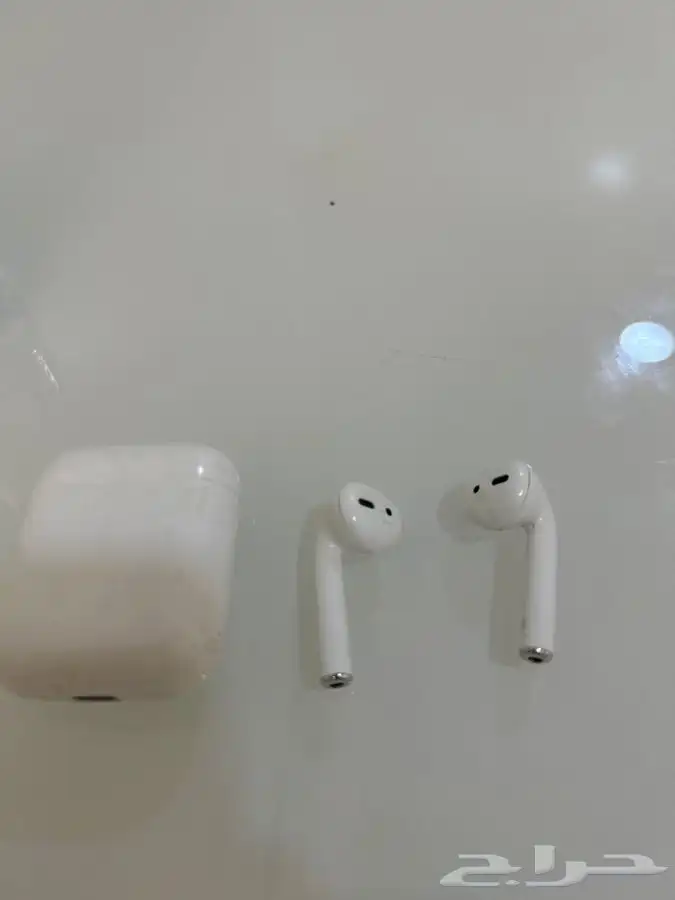 للبيع سماعات اير بودز الاصليه ابل 2