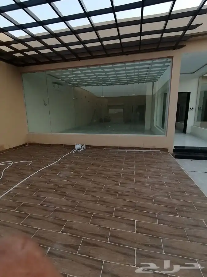 زجاج سكريت وزجاج استركشر 4