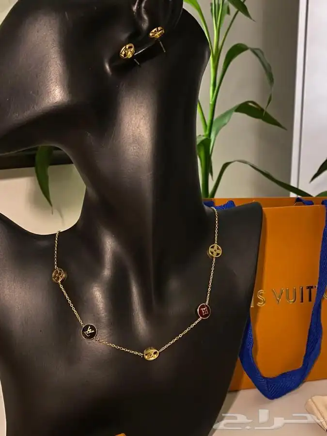 ماركات هدايا هدية لويس فيتون كارتيرجوتشي جفنشي تخفيضات 2